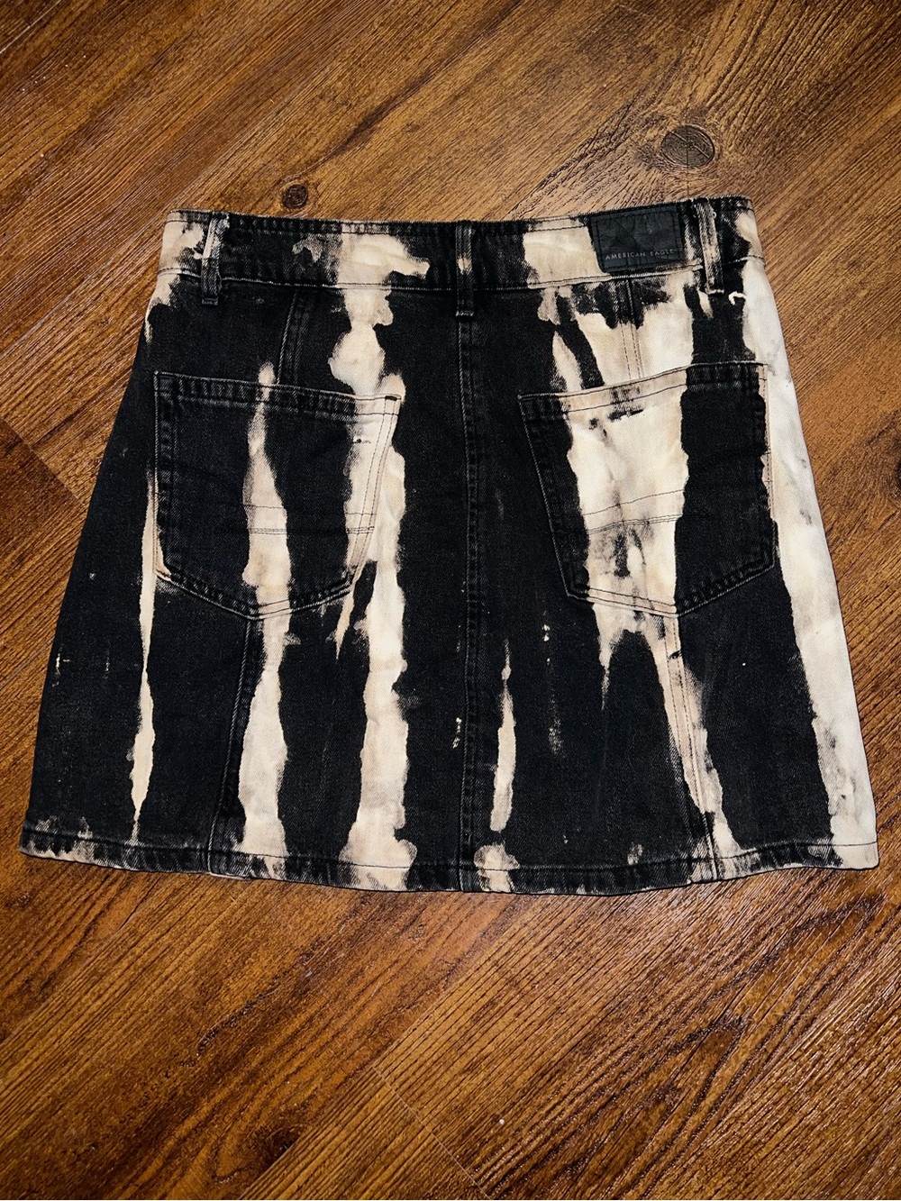 American Eagle Moto Denim Black Button Front 90’s Grunge Goth Mini Skirt Size 2 - Picture 2 of 6